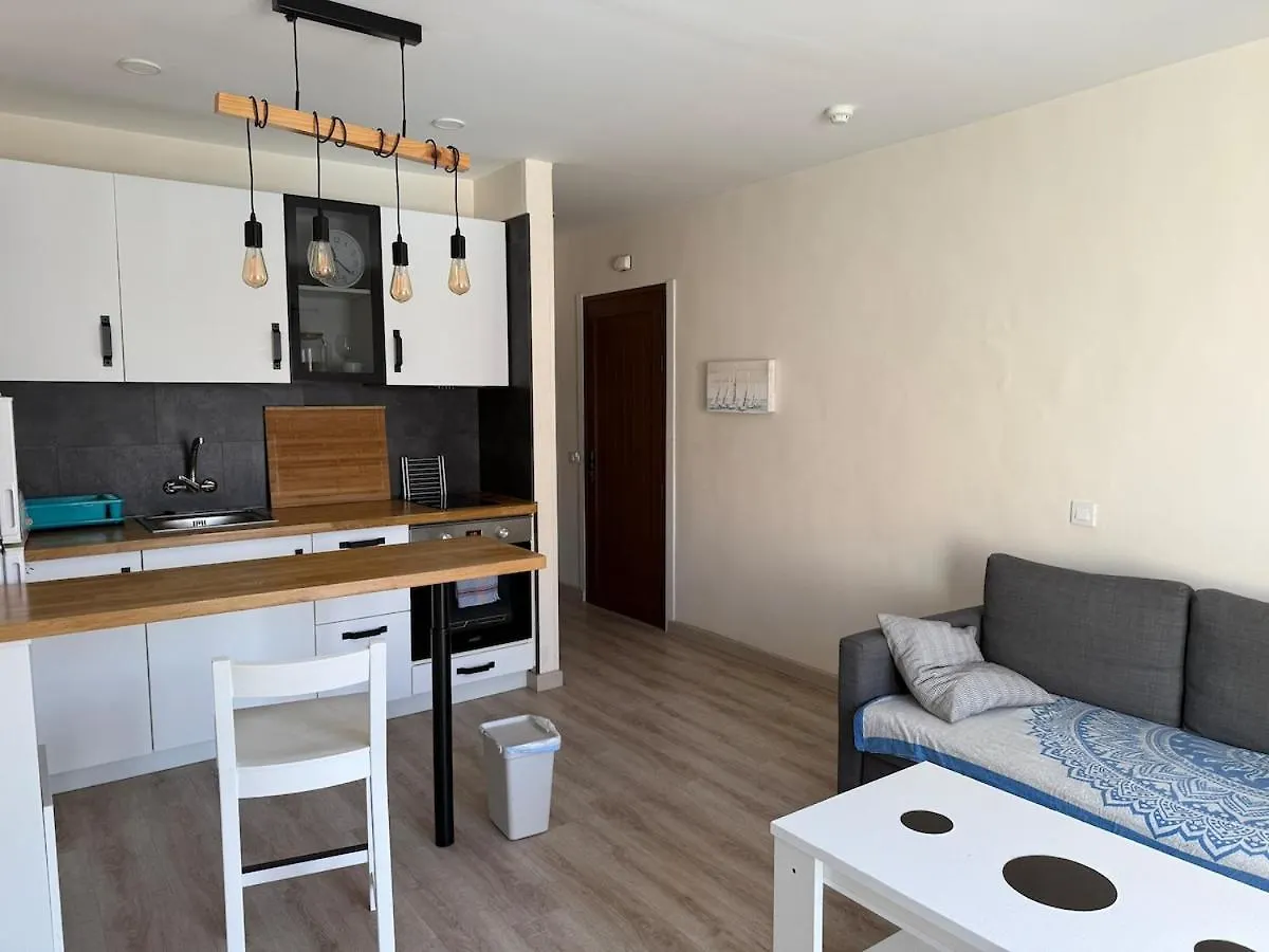 Centrally Located M, Bright And Sunny Apartment With Terrace And Pool Views Playa de las Américas 0*,  España