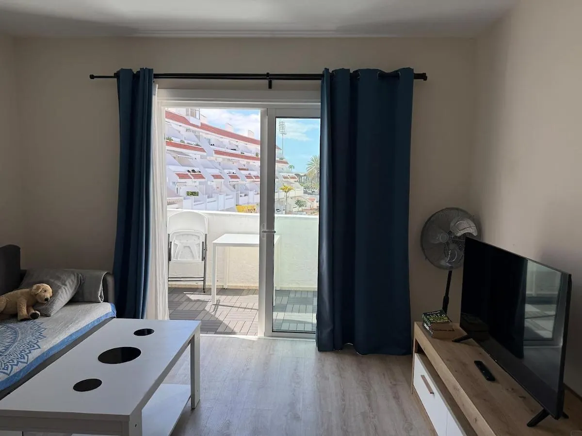 Centrally Located M, Bright And Sunny Apartment With Terrace And Pool Views Playa de las Américas