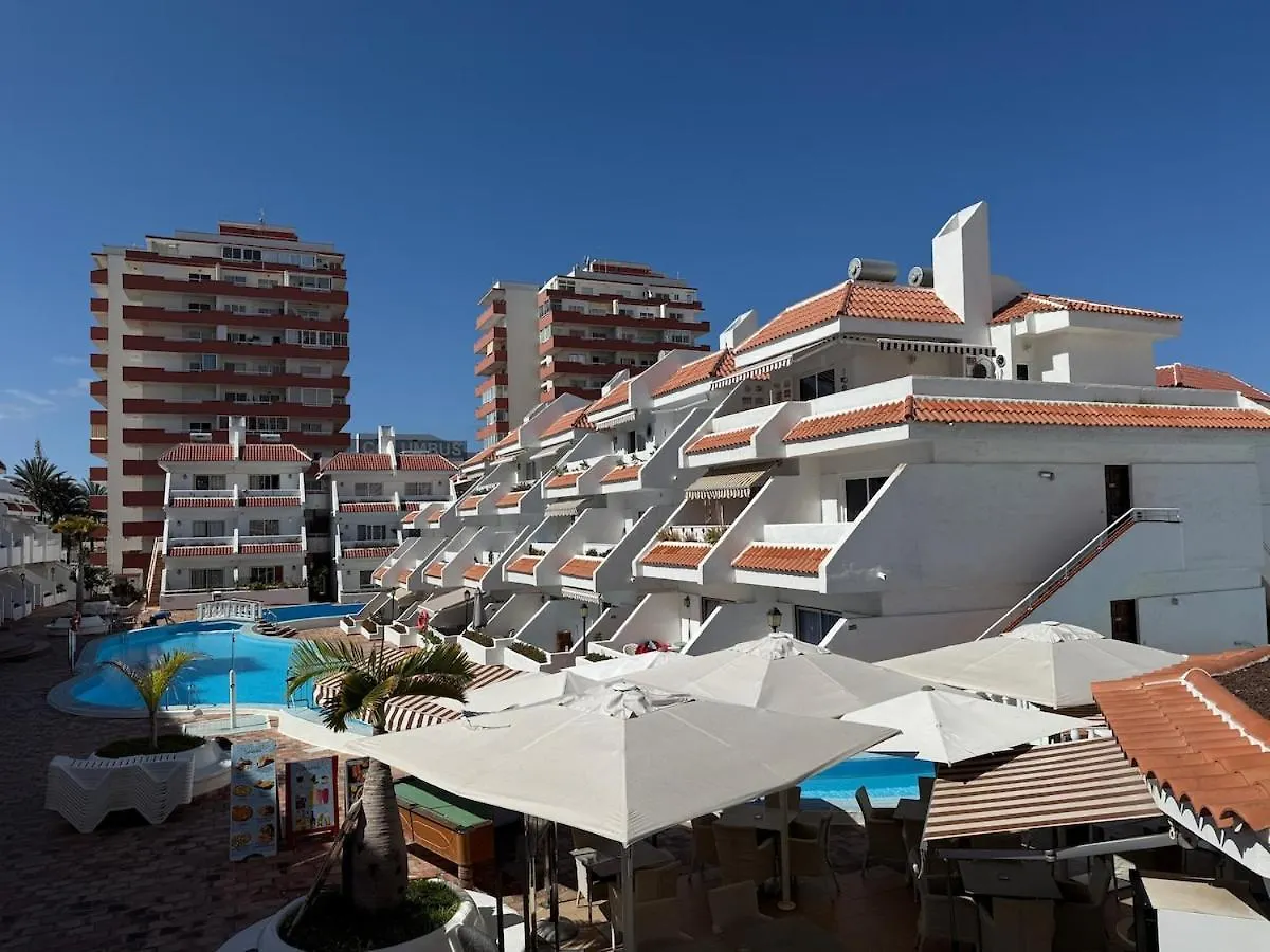 Centrally Located M, Bright And Sunny Apartment With Terrace And Pool Views Playa de las Américas